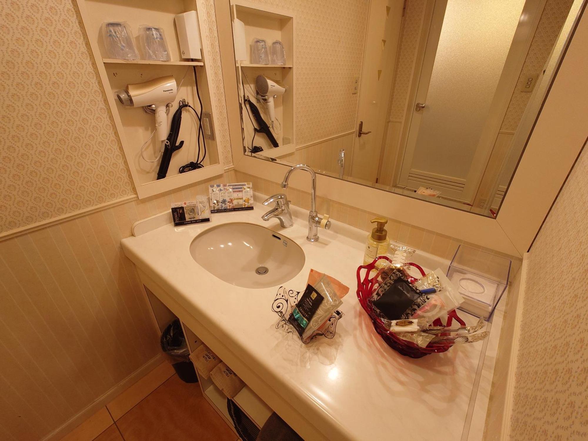 ホテル カーシュ Cache 男塾ホテルグループ (Adults Only) Himeji Buitenkant foto